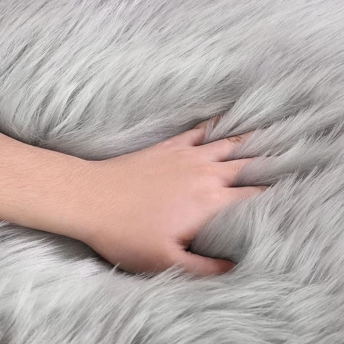 uxcell Heart Shaped Faux Fur Rug, Small Fluffy Carpet Girls, Cute Floor Mirror - Image 7