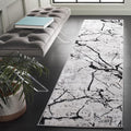 SAFAVIEH Amelia Collection Runner Rug by SAFAVIEH
